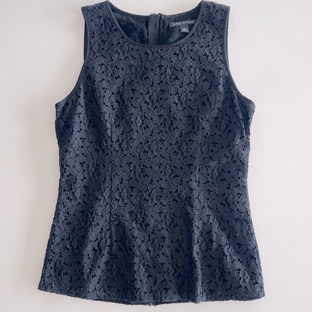 Banana Republic black lace top, full zipper back. Size 8, fits like a size 6